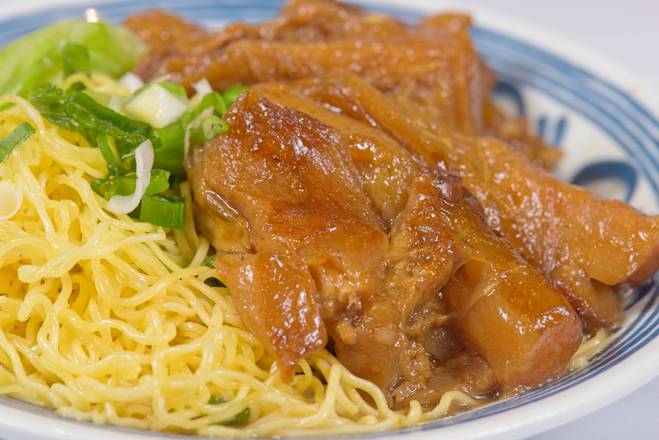 Chu Hou Braised Beef Tendon Noodle in Soup 柱侯牛筋湯麵